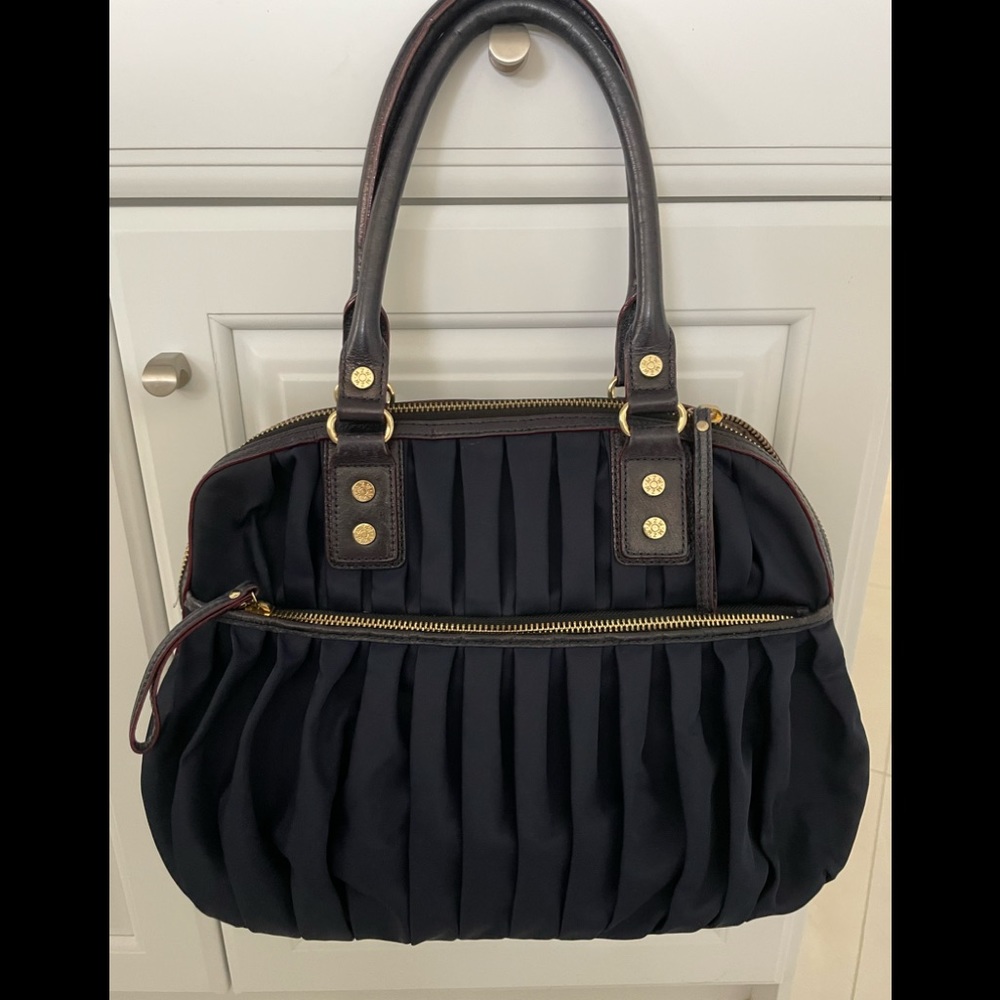 MZ Wallace Navy Bedford Bea Pleated Satchel Bag EUC  w/ neutral lining. AWESOME - Picture 4 of 16